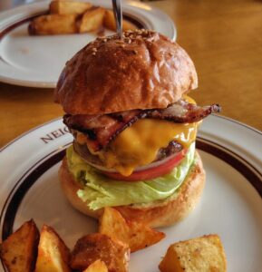 【JR栗林駅】NEIGHBORS DINER(ネイバーズダイナー)でアメリカンスタイルのハンバーガーを食す！【高松市】