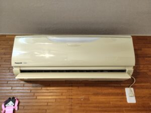 【エアコン清掃】エアコンが臭い・・・大手家電量販店にエアコン清掃を断られた15年物のエアコンがBenry（ベンリー）さんに頼んで復活！【絶賛記事】