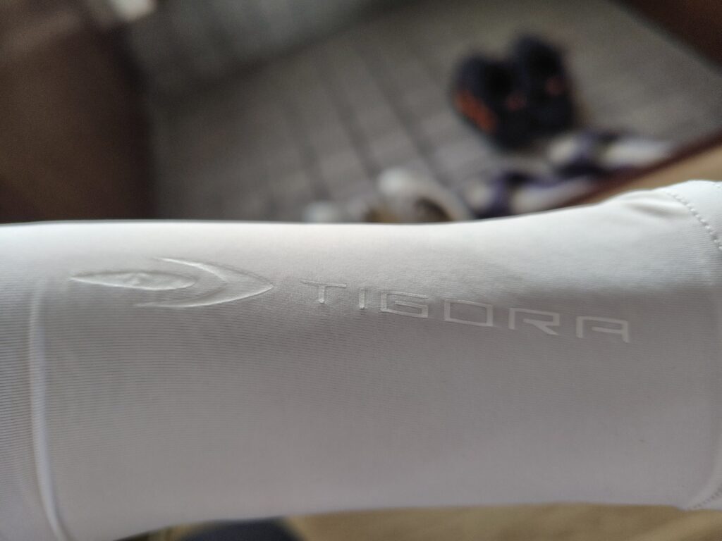 【ランニング】騙されたと思ってアームカバーをしてみたら【TIGORA】【アルペン東京】